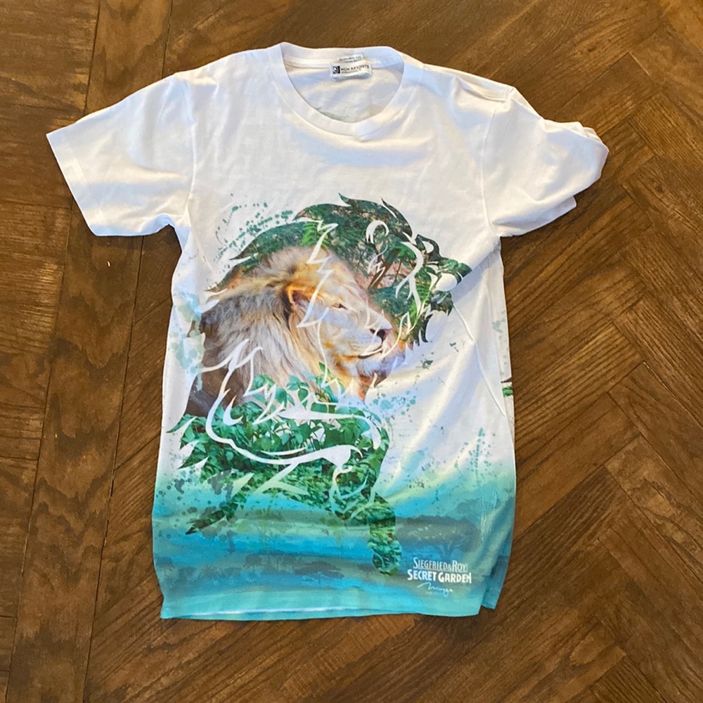 MGM shirt